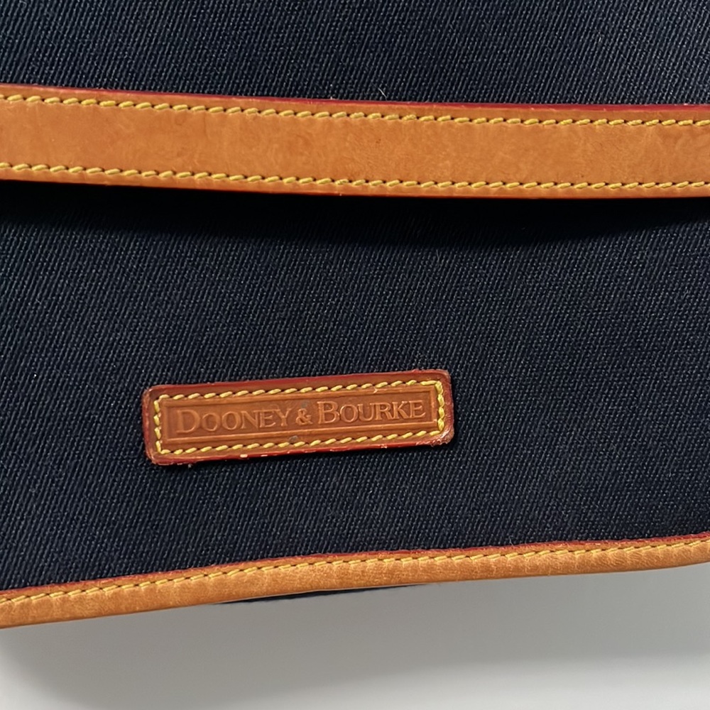 Vintage Dooney & Bourke Messenger Canvas Crossbody Bag - Picture 3 of 9